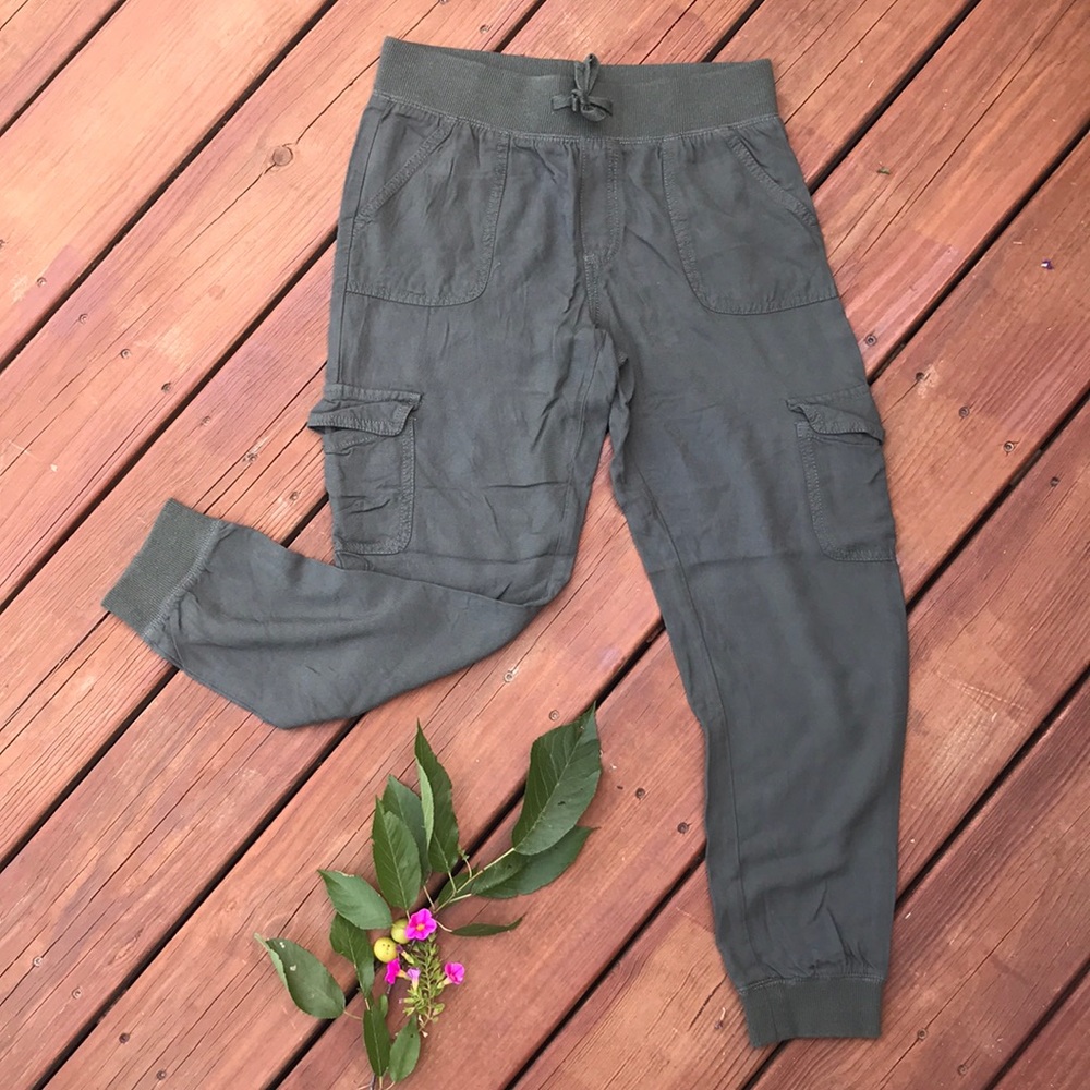 UEC Mudd brand ankle length lightweight jogger